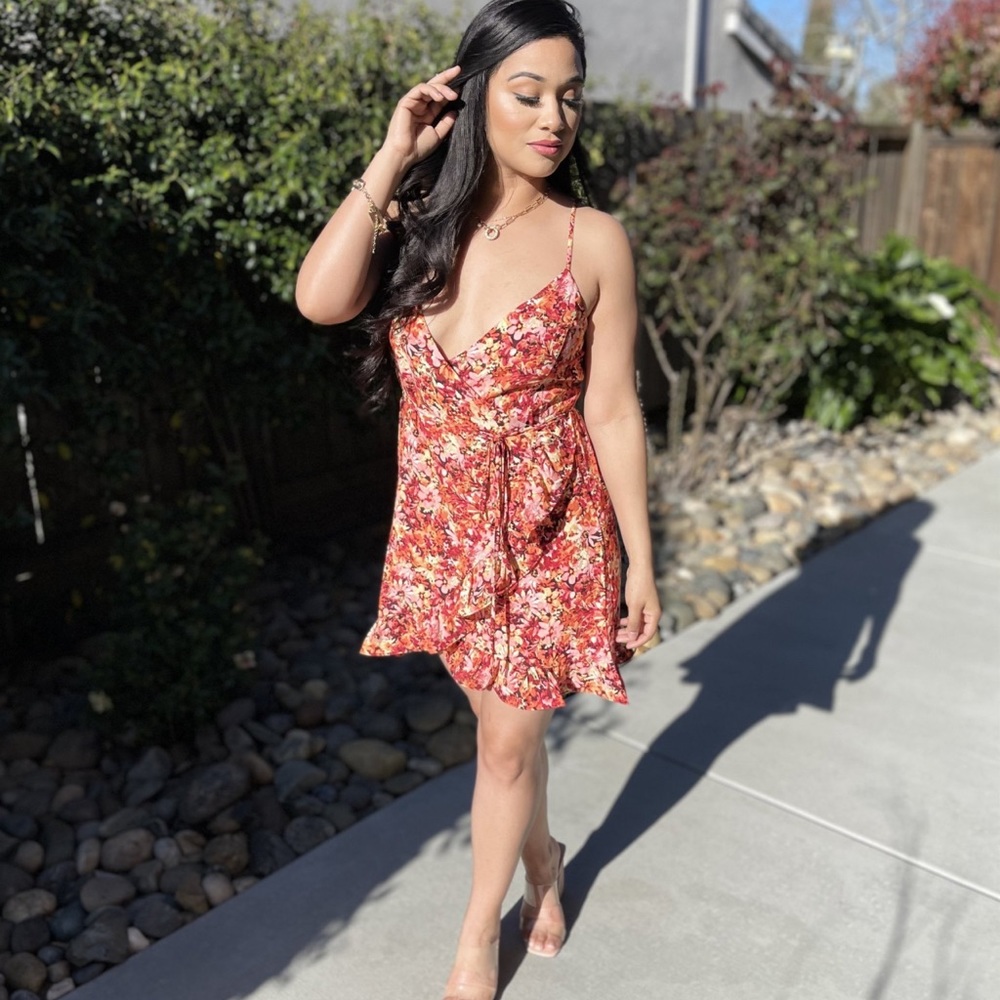 💐 Brunch Date Floral Wrap Mini Dress